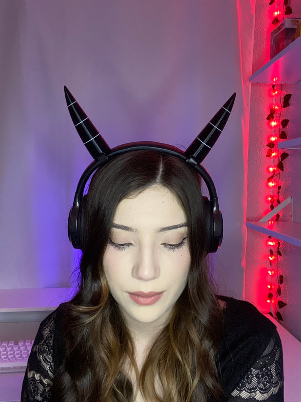 Long Striped Horns for Headphones